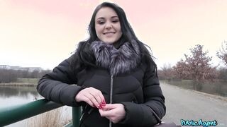 Orosz tinédzser pipi pénzért kúrel