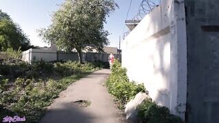 Fiatal gádzsi lovagolja a manus faszát