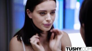 Lana Rhoades hátsó nyílásba kurelva