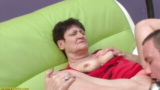 Öreg érett nő és a tinédzser manus
