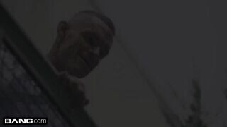 Kerek nagydarab tinédzser csajszika könyörtelen fenék szexe