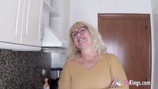 Tinédzser csávó és a szexéhes nagymama