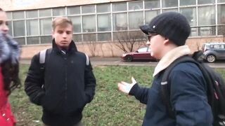 Tinédzser sunát a haverjai reszelik meg