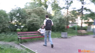 Legelső randin hancuroznak a tinik
