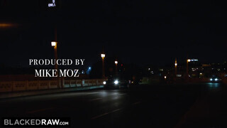 Morgan Rain kedveli az óriás rúdat
