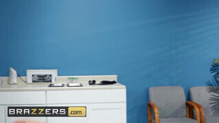 Brazzers - Chloe Cherry a luvnya nővérke