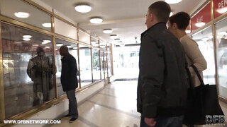 Gabrielle Gucci popóját a pasasa előtt basszák