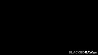 BlackedRaw - Oxana Chic zsenge maca rábukik a faszra