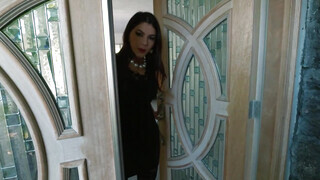 Its POV - Valentina Nappi a szőrös bulkeszos tinédzser