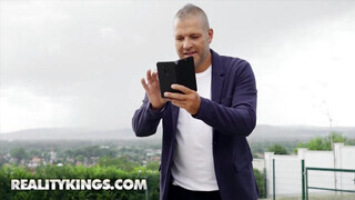 Reality Kings - Cherry Kiss segge keményen megkúrva