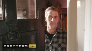Brazzers - Amber Jayne kipróbálja a méretes péniszt