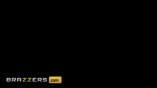 Brazzers - Cherie Deville tinédzser fószerrel kufircol