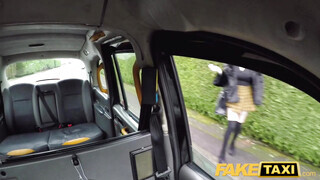 Fake Taxi - Szoknyás zsenge csajszi a taxissal kefél
