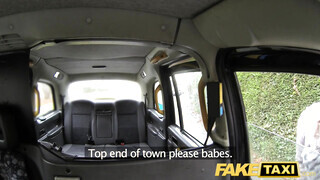 Fake Taxi - Candi Kayne a taxis fenekét nyalja