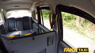 Fake Taxi - Barbie Sins hátsó nyílásba kurelva