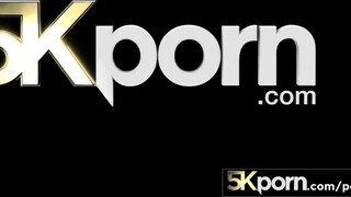 5KPorn - Naomi Blue cunija megkettyintve