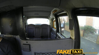 FakeTaxi - lezbi lányok egymást nyaldossák