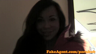 FakeAgent - műcsöcsös maca szívesen lovagol