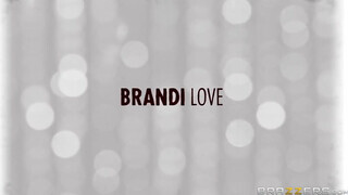 Brandi Love meglovagolja a brét - Brazzers