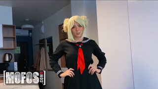 Mofos - Sweetie Fox a cosplayes szuka popóba rakva
