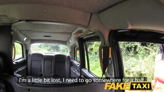 FakeTaxi piercinges csajszi a motorháztetőn is kufircol