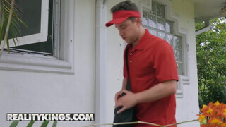 Reality Kings - kivarrott anyuci és egy tinédzser pénisz esete