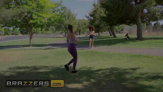 Brazzers - Sofi Ryan és Nina Diaz édeshármasban közösülnek