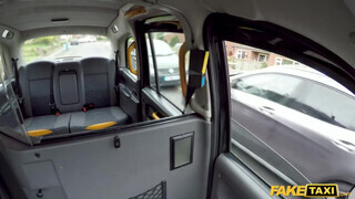 Fake Taxi - Lina Luxa a magas francia zsenge nőci