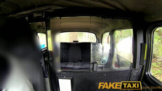 FakeTaxi - Chantelle Fox közösül a taxissal