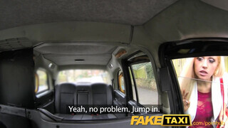 FakeTaxi - Csöcsös világos szőke hátsó lyukba kefélve
