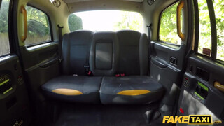 Fake Taxi - Azura Alii a perverz vörös hajú pipi