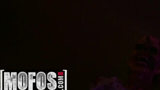 Mofos - Abella Danger halloweeni kosztümben csinálja