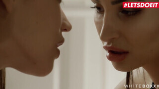 White Boxxx - Alyssia Kent és Alyssa Reece a bűbájos román lányok