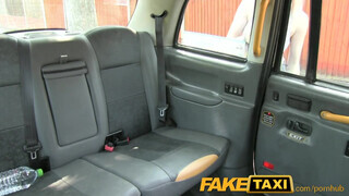 FakeTaxi - tökéletes cickós fiatal pipi