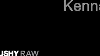 TUSHYRAW - Kenna James szűk popsikája megkúrelva