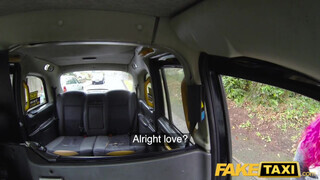 Fake Taxi - Pufi kitetovált maca benne van a szexben