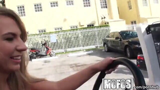 Mofos - Kiara Knight felszedve és megkettyintve