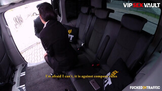 FuckedInTraffic - Jocelyne dögös cseh maca és a sofőr