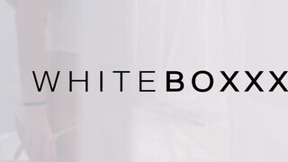 WhiteBoxxx - méretes picsájú csaj reggel is akar kettyinteni