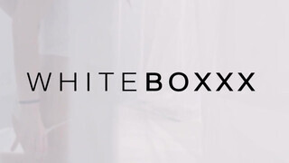 WhiteBoxxx - csábító világos szőke maca reggel akar baszni