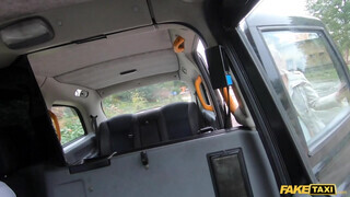 Fake Taxi - Cuki csaj közösülni akar a taxiban