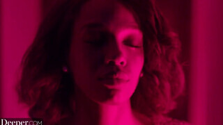Deeper - Lacey London fehér fügyit akart
