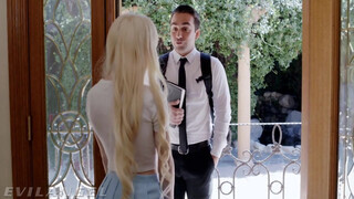 EvilAngel - Kenzie Reeves kikezd a pacákkal