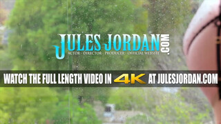 Jules Jordan - Athena Faris barna krapekkal kefél