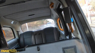 Fake Taxi - Didkó Zerati a gigantikus csöcsű francia szuka