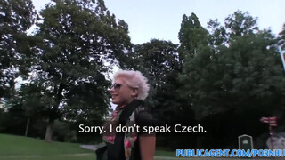 PublicAgent - leszbikus maca hagyja magát megbaszni