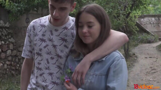 18videoz - tini zsenge páros kényelmesen