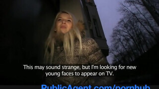PublicAgent - Karol Lilien a hatalmas keblű szöszi