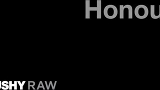 TUSHYRAW - Honour gigászi seggébe betolják a bájdorongot
