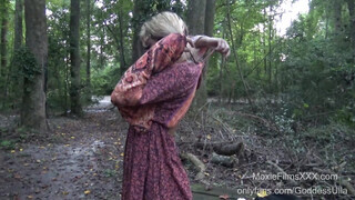 MoxieFilms - Termetes kannás hippi lány